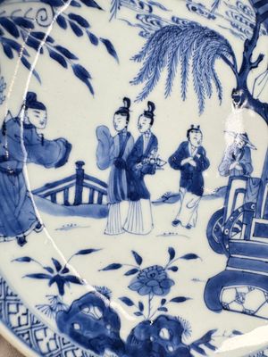 A pair of Chinese blue and white plates with narrative design, Yongzheng — 照片 7