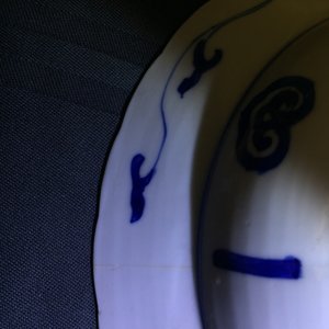 A pair of Chinese blue and white plates with warriors on horseback, Kangxi mark and of the period — photo 4