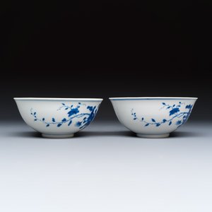 A pair of Chinese blue and white 'Poppy' bowls — foto 5