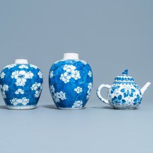 A pair of Chinese blue and white 'prunus on cracked ice' jars and a 'butterfly' teapot and cover, Kangxi — photo 5