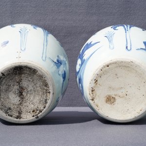 A pair of Chinese blue and white 'qilin' jars, Transitional period — photo 9