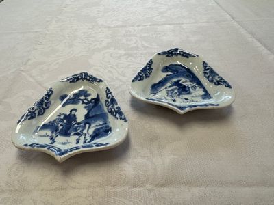 A pair of Chinese blue and white 'Rider on Horseback' sweetmeat dishes, Kangxi — photo 2