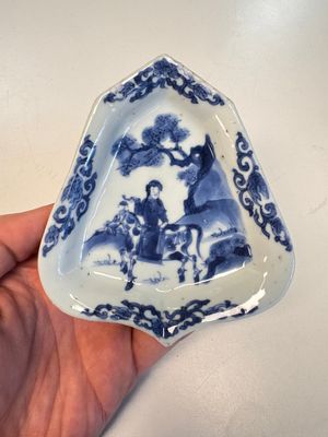 A pair of Chinese blue and white 'Rider on Horseback' sweetmeat dishes, Kangxi — photo 3
