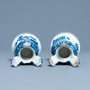 A pair of Chinese blue and white rococo-style tripod salts, Qianlong — 照片 7