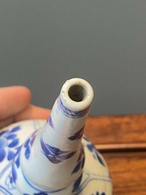 A pair of Chinese blue and white rosewater sprinklers for the Islamic market, Kangxi — photo 11