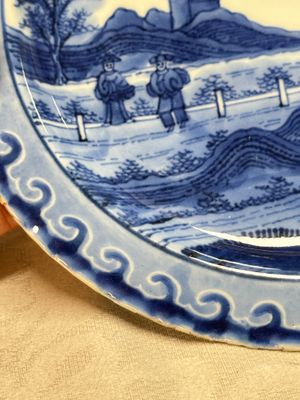 A pair of Chinese blue and white 'Scheveningen' or 'Nabeshima' plates, Kangxi/Yongzheng — photo 3