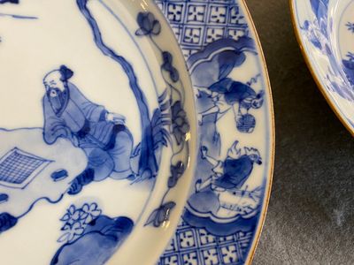 A pair of Chinese blue and white 'scholars' plates, Kangxi — photo 8