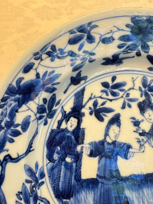 A pair of Chinese blue and white 'Sense of Smell' saucer dishes, artemisia leaf mark, Kangxi — 照片 15