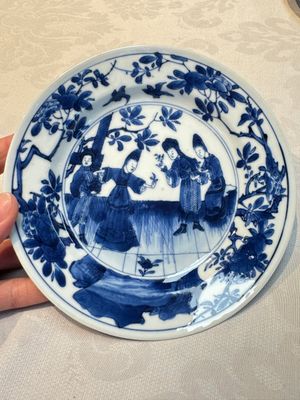 A pair of Chinese blue and white 'Sense of Smell' saucer dishes, artemisia leaf mark, Kangxi — 照片 2