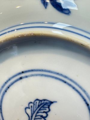 A pair of Chinese blue and white 'Sense of Smell' saucer dishes, artemisia leaf mark, Kangxi — 照片 23