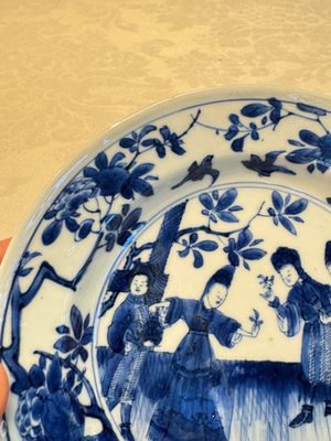 A pair of Chinese blue and white 'Sense of Smell' saucer dishes, artemisia leaf mark, Kangxi — 照片 4