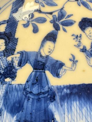A pair of Chinese blue and white 'Sense of Smell' saucer dishes, artemisia leaf mark, Kangxi — 照片 8
