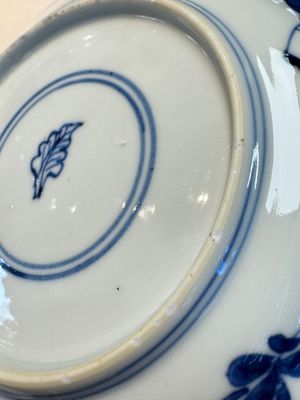 A pair of Chinese blue and white 'Sense of Smell' saucer dishes, artemisia leaf mark, Kangxi — 照片 10