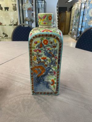A pair of Chinese blue and white square flasks with European overdecoration, Kangxi — foto 11
