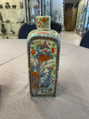 A pair of Chinese blue and white square flasks with European overdecoration, Kangxi — foto 13
