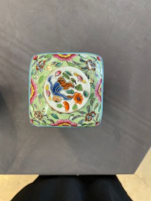 A pair of Chinese blue and white square flasks with European overdecoration, Kangxi — foto 15