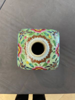A pair of Chinese blue and white square flasks with European overdecoration, Kangxi — foto 5