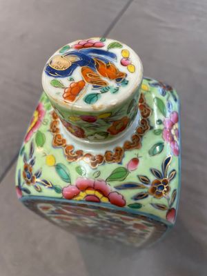 A pair of Chinese blue and white square flasks with European overdecoration, Kangxi — foto 9