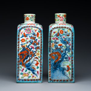 A pair of Chinese blue and white square flasks with European overdecoration, Kangxi — foto 3