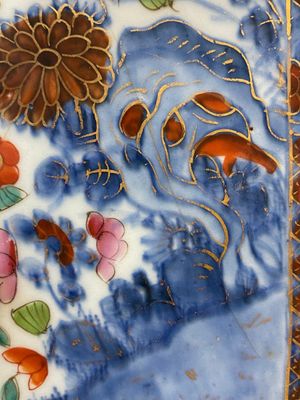A pair of Chinese blue and white square flasks with European overdecoration, Kangxi — 照片 19
