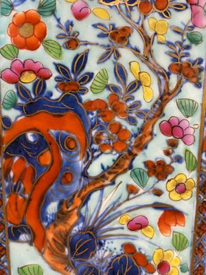 A pair of Chinese blue and white square flasks with European overdecoration, Kangxi — 照片 22