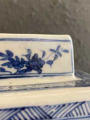 A pair of Chinese blue and white square 'narrative subject' vases and covers, Kangxi — photo 16