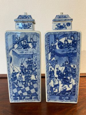 A pair of Chinese blue and white square 'narrative subject' vases and covers, Kangxi — photo 2