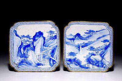 A pair of Chinese blue and white square trays in Canton enamel, 18th C.