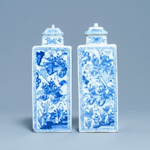 A pair of Chinese blue and white square vases and covers, Kangxi — photo 5