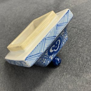 A pair of Chinese blue and white square vases and covers, Kangxi — 照片 16