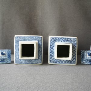 A pair of Chinese blue and white square vases and covers, Kangxi — 照片 38