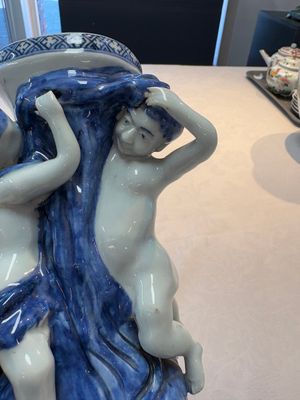 A pair of Chinese blue and white stands after Meissen example, Qianlong — photo 7