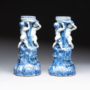 A pair of Chinese blue and white stands after Meissen example, Qianlong — photo 1