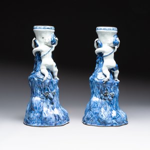 A pair of Chinese blue and white stands after Meissen example, Qianlong — photo 4