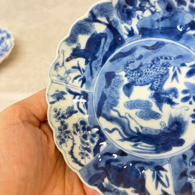 A pair of Chinese blue and white tea bowls and saucers — photo 10
