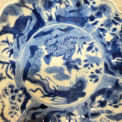 A pair of Chinese blue and white tea bowls and saucers — photo 12