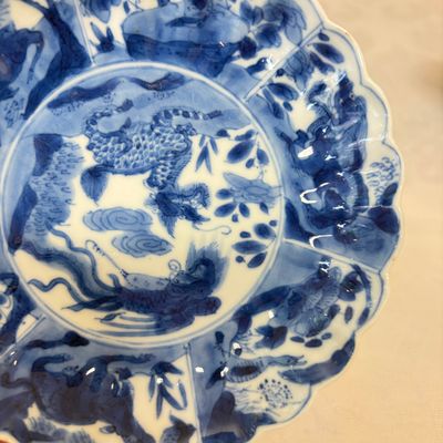 A pair of Chinese blue and white tea bowls and saucers — photo 13