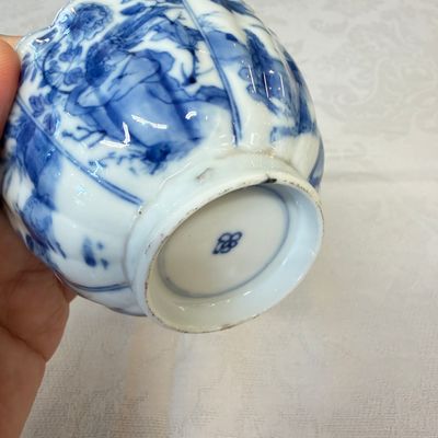 A pair of Chinese blue and white tea bowls and saucers — photo 25