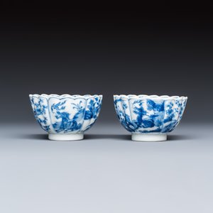 A pair of Chinese blue and white tea bowls and saucers — photo 4