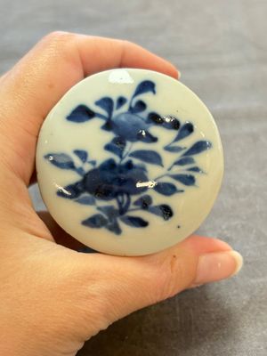 A pair of Chinese blue and white tea caddies and covers, 19th C. — 照片 22
