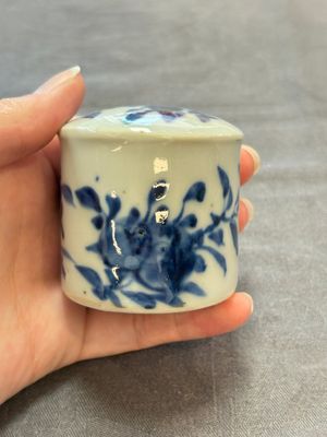 A pair of Chinese blue and white tea caddies and covers, 19th C. — 照片 23