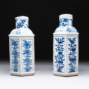 A pair of Chinese blue and white tea caddies and covers, 19th C. — 照片 5