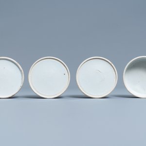 A pair of Chinese blue and white three-tier stacking boxes, a seal paste box and four saucers, 19th C. — 照片 15