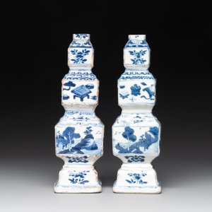 A pair of Chinese blue and white triple-gourd square vases, Kangxi — photo 3