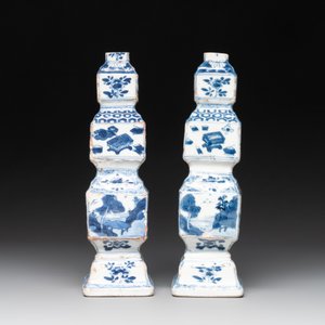 A pair of Chinese blue and white triple-gourd square vases, Kangxi — photo 5