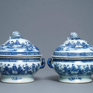 A pair of Chinese blue and white tureens with ladies in a garden, Qianlong — 照片 1