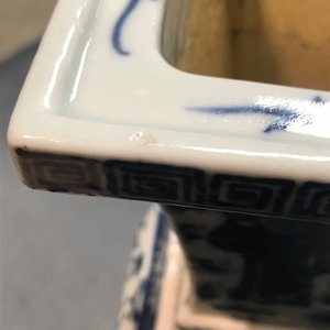A pair of Chinese blue and white vases, 19th C. — 照片 8