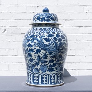 A pair of Chinese blue and white vases and covers with phoenixes, 19th C. — 照片 12