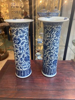 A pair of Chinese blue and white vases and two qianjiang cai vases, 19/20th C. — 照片 2