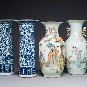 A pair of Chinese blue and white vases and two qianjiang cai vases, 19/20th C. — 照片 1